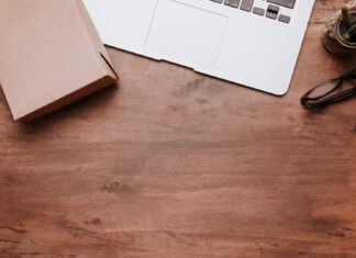 Optimisez votre espace de travail avec un plateau de bureau sur mesure en bois