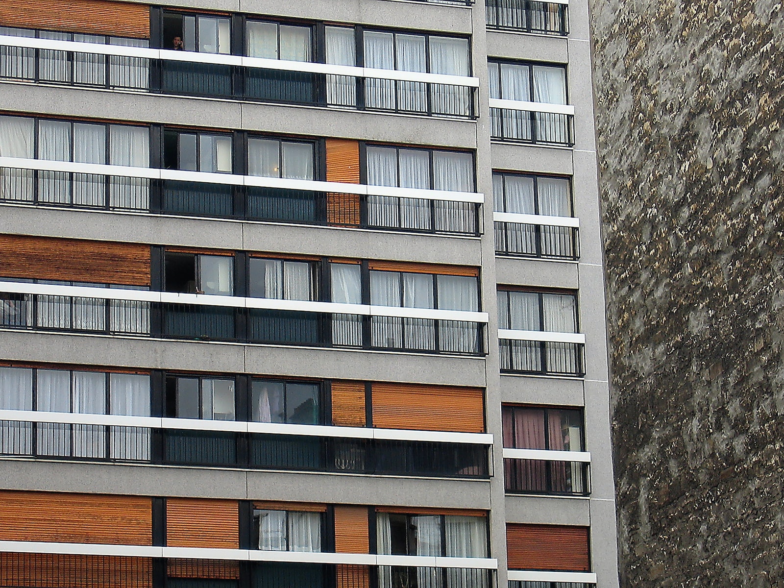 brown and white concrete building